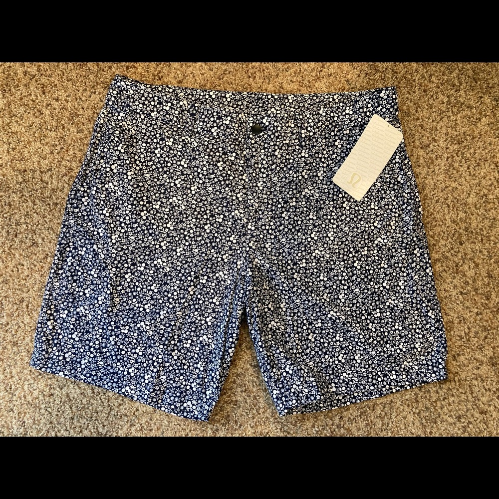 Lululemon Men’s Commission Shorts (38)